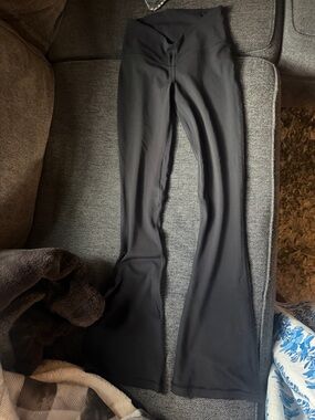 lululemon athletica Black Yoga Leggings with Interior Size Tag size 6 nwot
